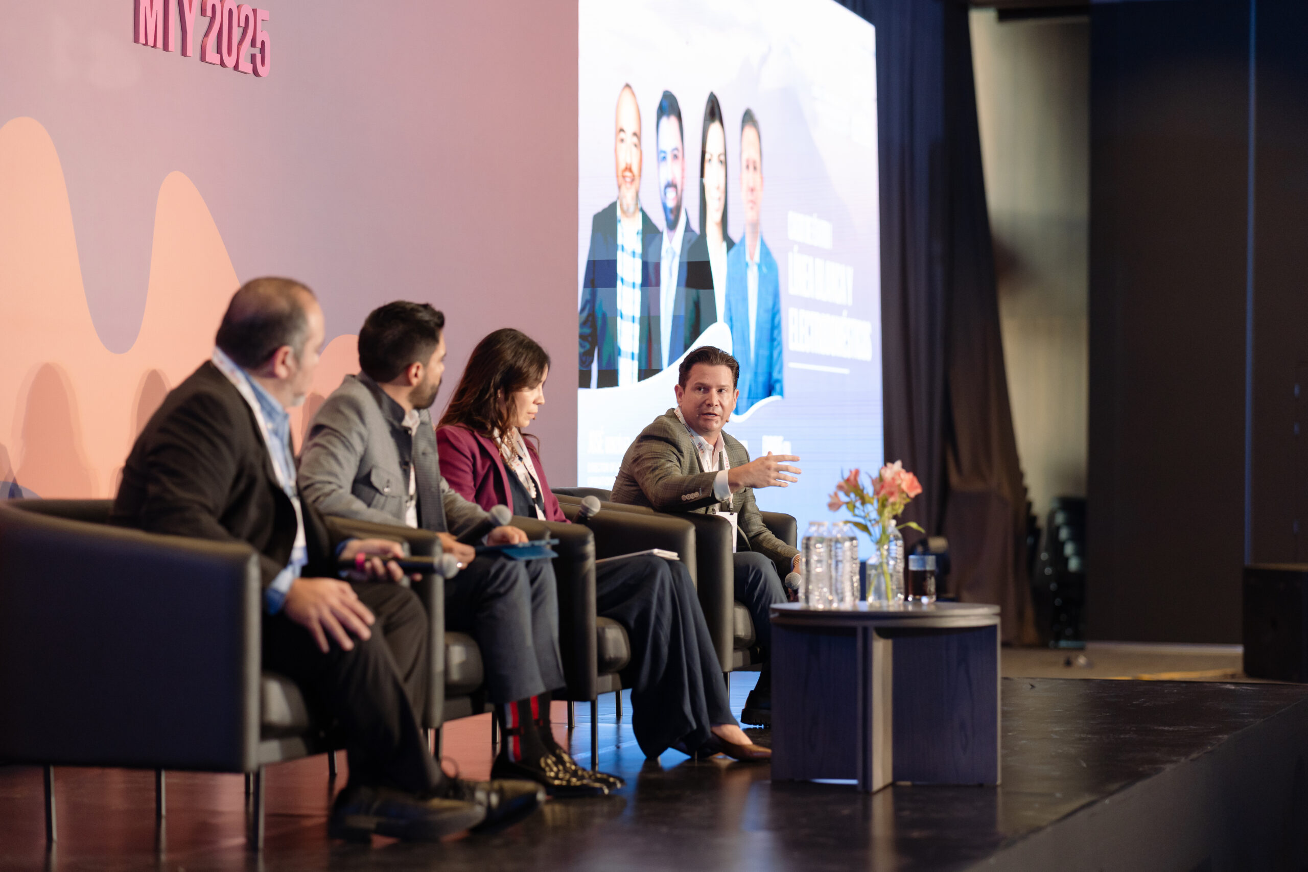 Networking ejecutivo en evento